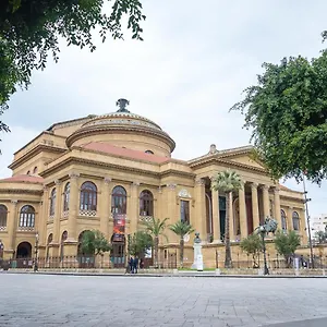 3* Alojamento de Acomodação e Pequeno-almoço Into Vicino Al Teatro Massimo